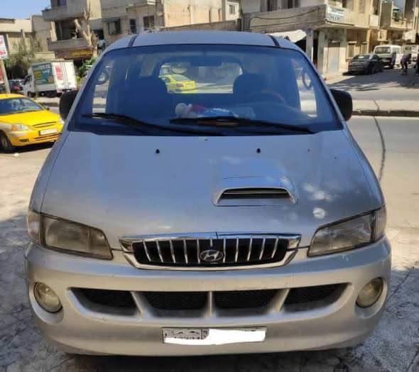 هيونداي ستاركس 1999 - صورة 1