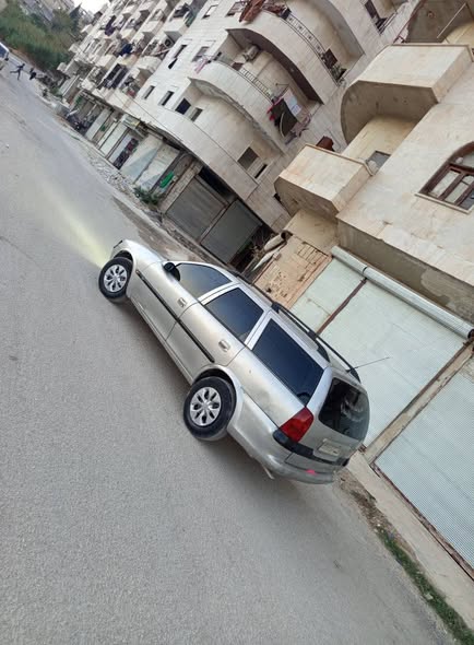 أوبل فيكترا 1998 - صورة 1