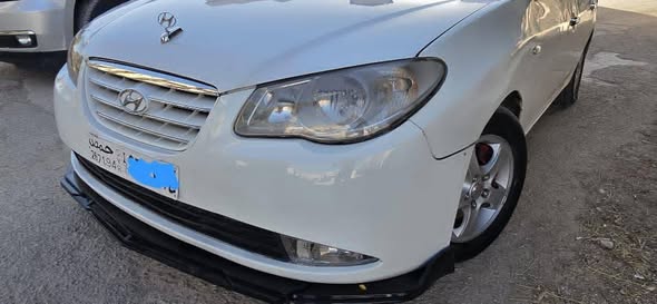 هيونداي افانتي 2011 - صورة 1