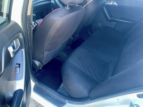 كيا فورتي 2010 - صورة 2