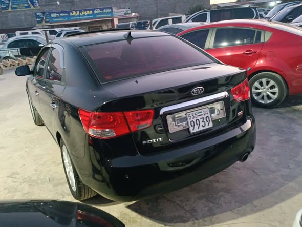كيا فورتي 2011 - صورة 1