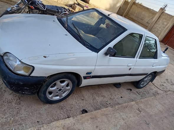 فورد اسكورت 1999 - صورة 4