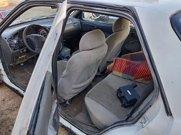 فورد اسكورت 1999 - صورة 1