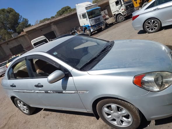 هيونداي فيرنا 2011 - صورة 1