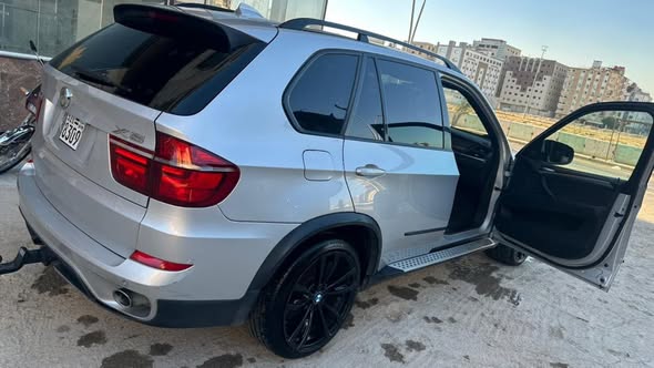 بي ام دبليو X5 2012 - صورة 5