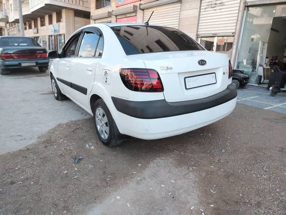 كيا ريو 2009 - صورة 4