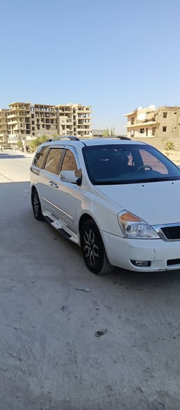 كيا كرنفال 2012 - صورة 5