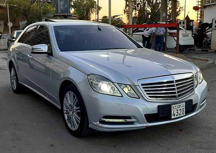 مرسيدس E300 2011
