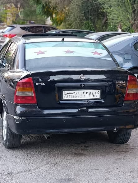 أوبل أسترا 2004 - صورة 2