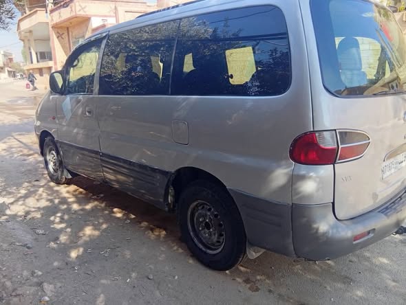 هيونداي ستاركس 2001 - صورة 2