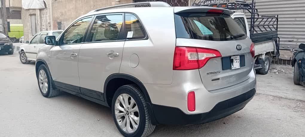 كيا سورينتو 2015