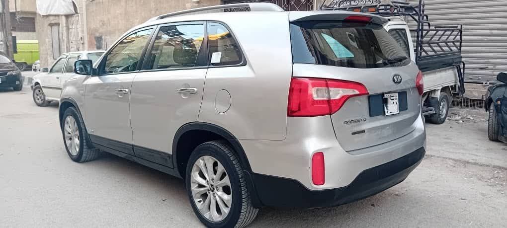 كيا سورينتو 2015