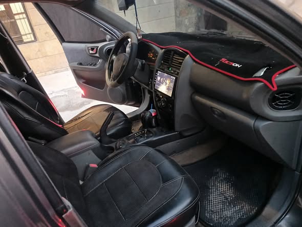 هيونداي سنتافي 2003 - صورة 3