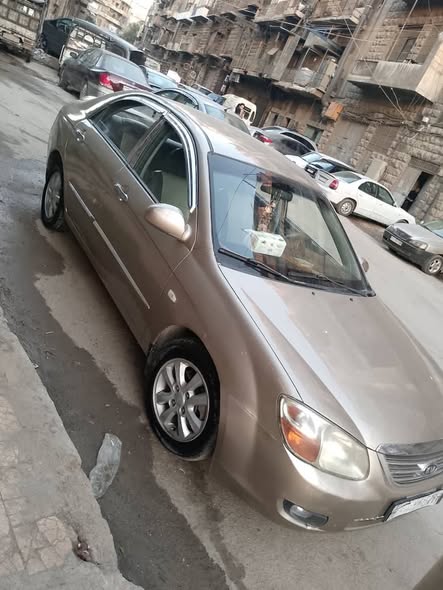 كيا سيراتو 2008 - صورة 1