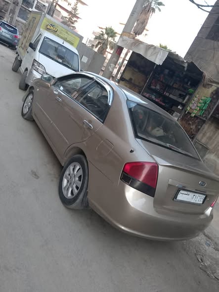 كيا سيراتو 2008 - صورة 2