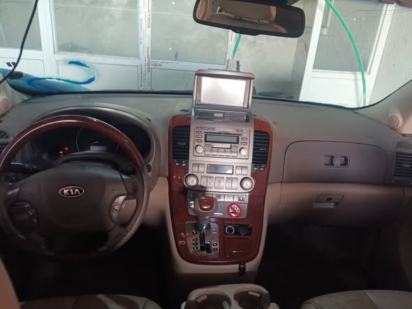 كيا كرنفال 2006 - صورة 3