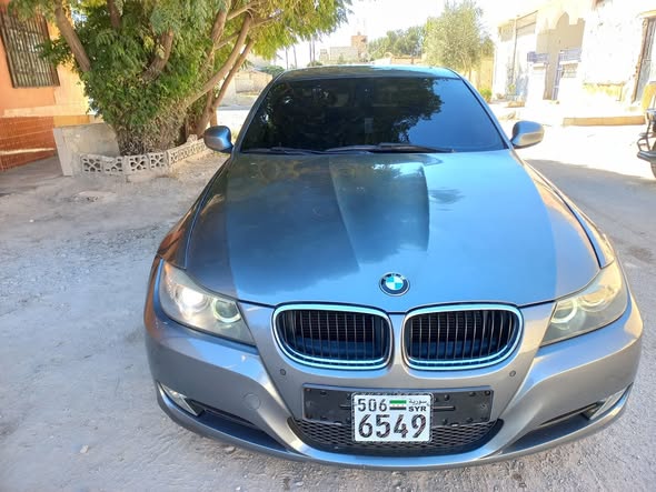 بي إم دبليو الفئة الثالثة 2010 - صورة 1