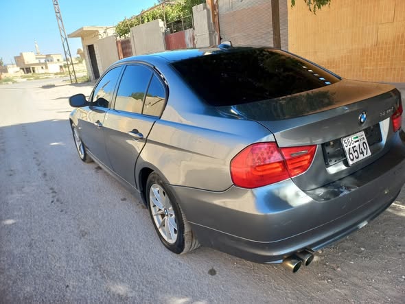 بي إم دبليو الفئة الثالثة 2010 - صورة 4