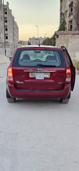 كيا كرنفال 2011 - صورة 4