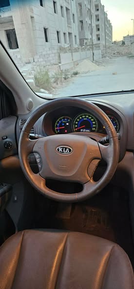 كيا كرنفال 2011 - صورة 4