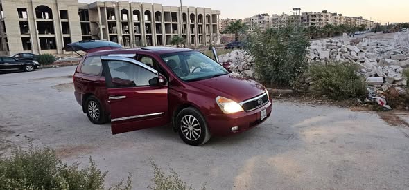 كيا كرنفال 2011 - صورة 2