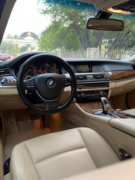 BMW 530 2013 - صورة 2