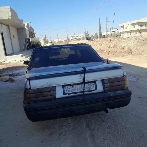 مازدا 929 1993 - صورة 3