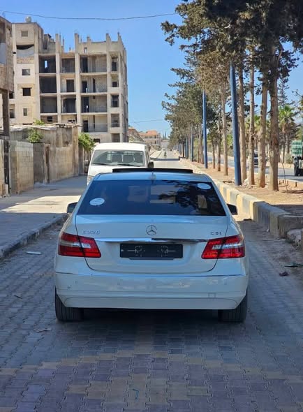 مرسيدس بنز الفئة E 2012 - صورة 5