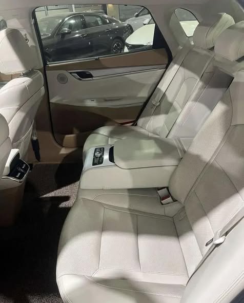 هيونداي ازيرا 2021 - صورة 4