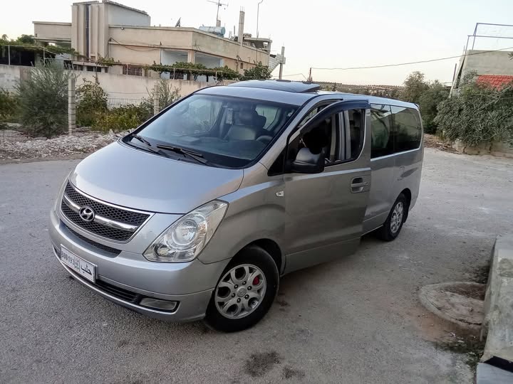 هيونداي ستاركس 2011