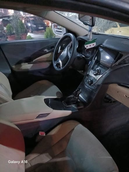 هيونداي ازيرا 2014 - صورة 4