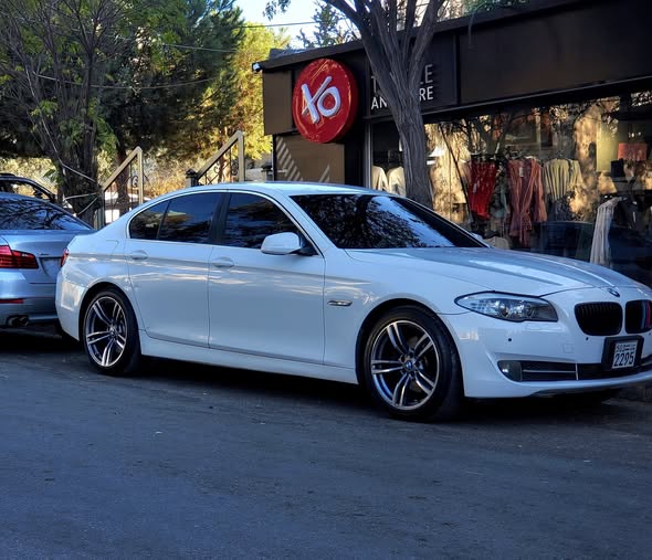BMW 530 2012 - صورة 1