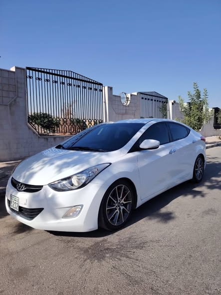 هيونداي افانتي 2012 - صورة 2