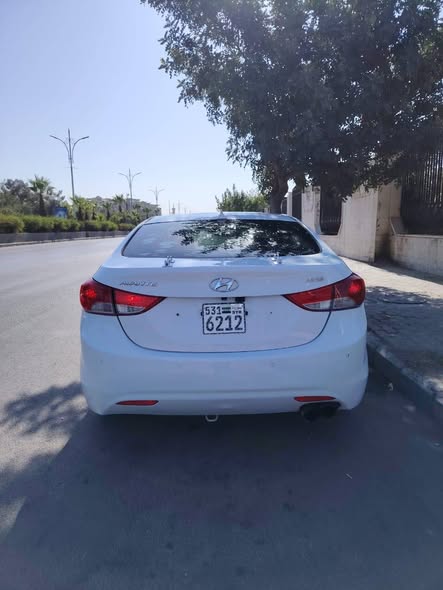 هيونداي افانتي 2012 - صورة 4