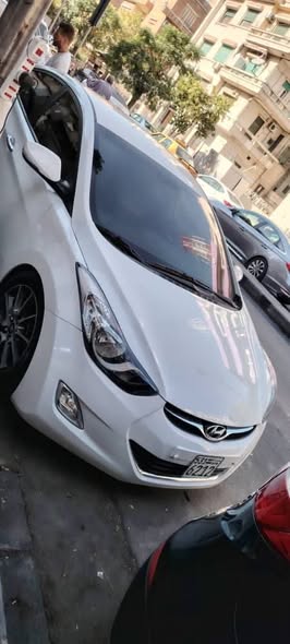 هيونداي افانتي 2012 - صورة 1