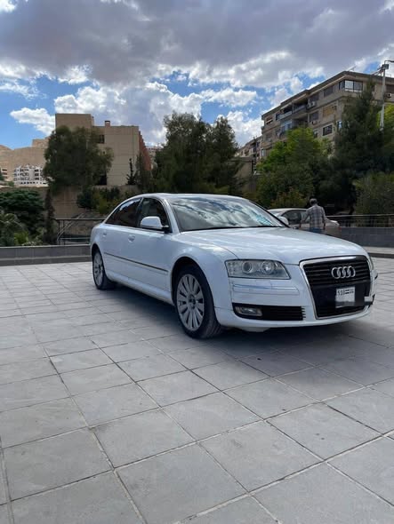 Audi A8 2009 - صورة 1