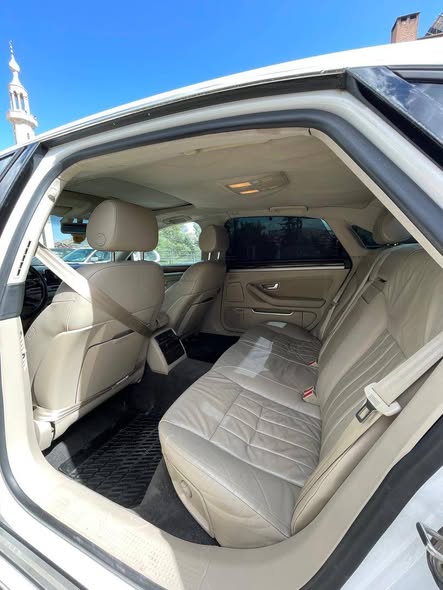 Audi A8 2009 - صورة 4