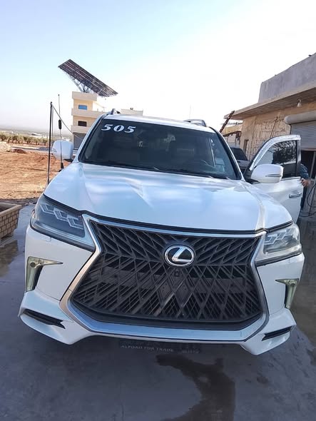 لكزس LX 570 2009 - صورة 2