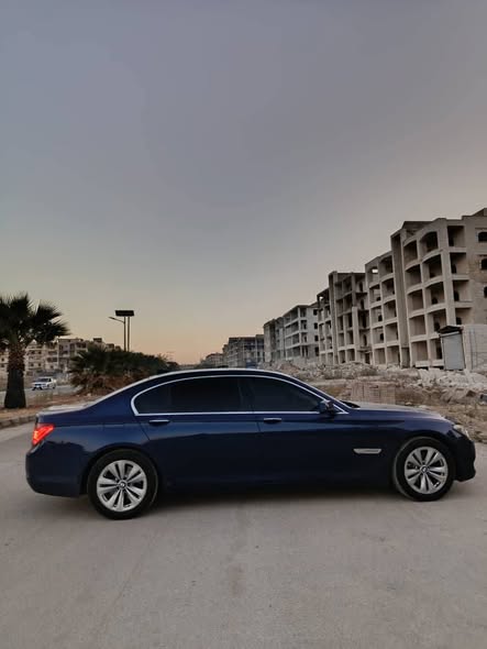 BMW 730Li 2012 - صورة 4