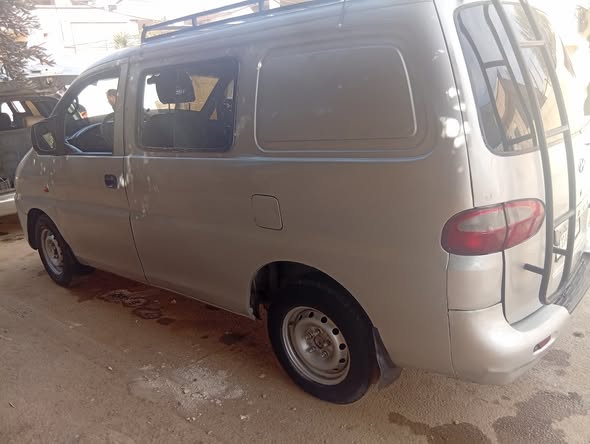 هيونداي H-1 2005 - صورة 5