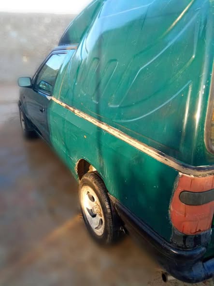 سكودا فليشيا 1998 - صورة 1