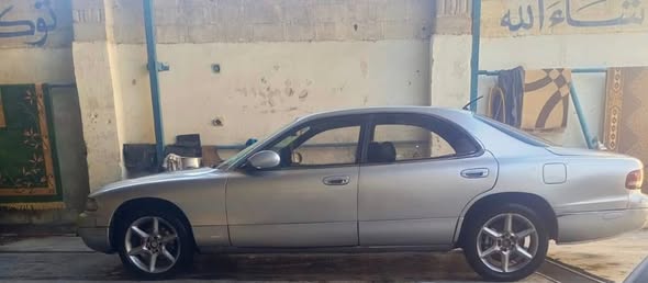 مازدا 929 1998 - صورة 3