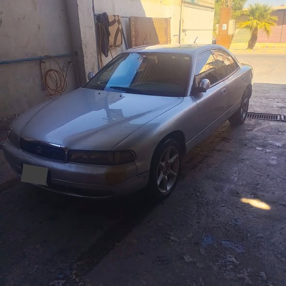 مازدا 929 1998 - صورة 1