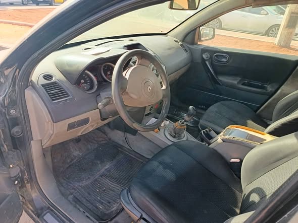 رينو ميغان 2005 - صورة 2