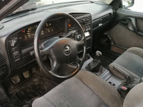 أوبل أوميغا 1992 - صورة 2