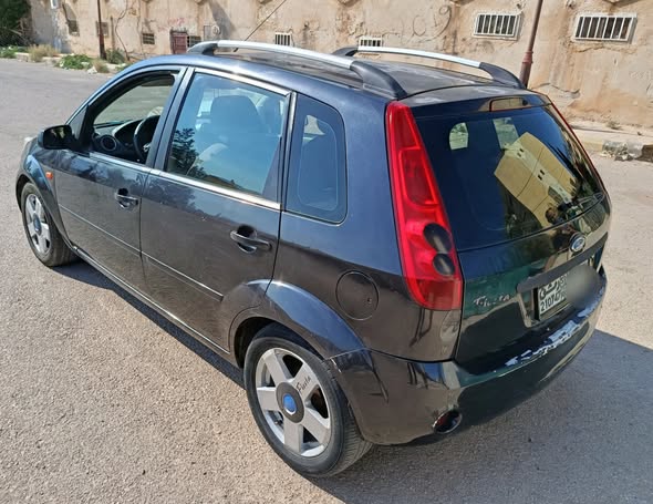 فورد فيستا 2010 - صورة 1