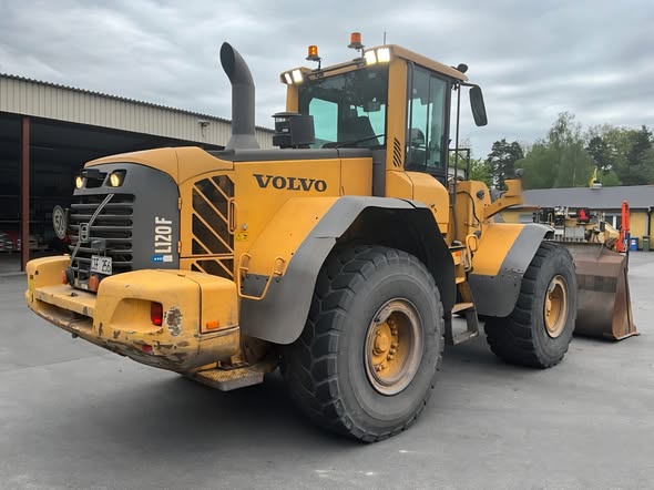 فولفو L120F 2011 - صورة 1