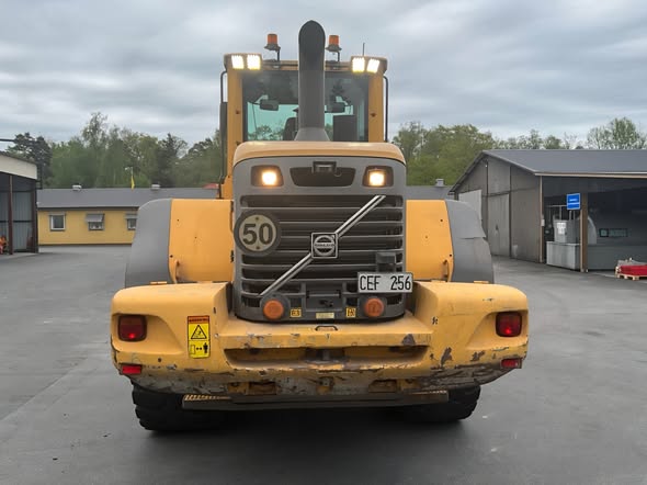 فولفو L120F 2011 - صورة 4