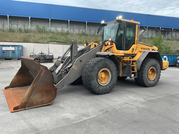 فولفو L120F 2011 - صورة 3