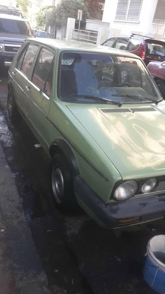 فولكس فاجن جولف 1976 - صورة 1